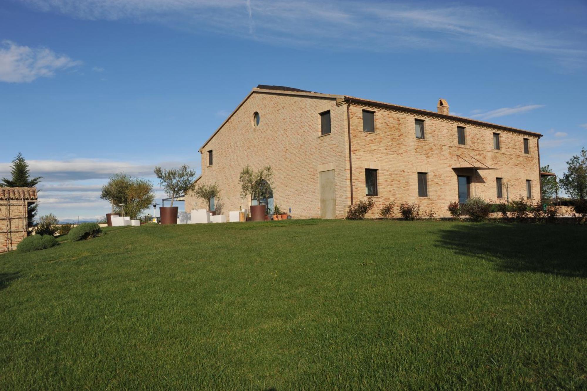 Solea Relais Di Charme- Adults Only Guest House Trecastelli ภายนอก รูปภาพ